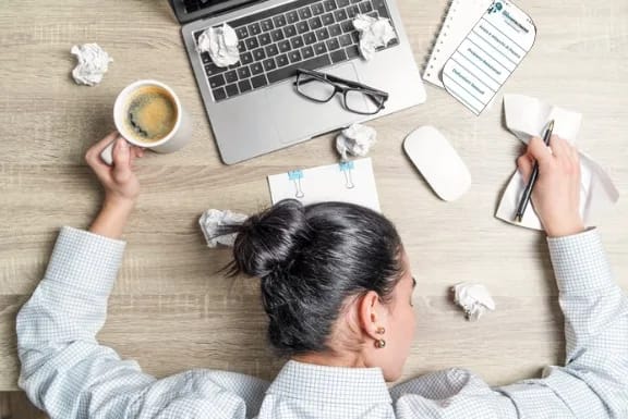 Ansia e Stress sul Lavoro: Come Gestire le Difficoltà Relazionali e Ritrovare il Benessere